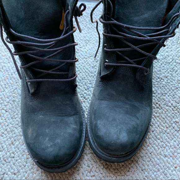 WOMEN'S TIMBERLAND® PREMIUM 6-INCH WATERPROOF BOOTS - Size 8.5 - Picture 6 of 11